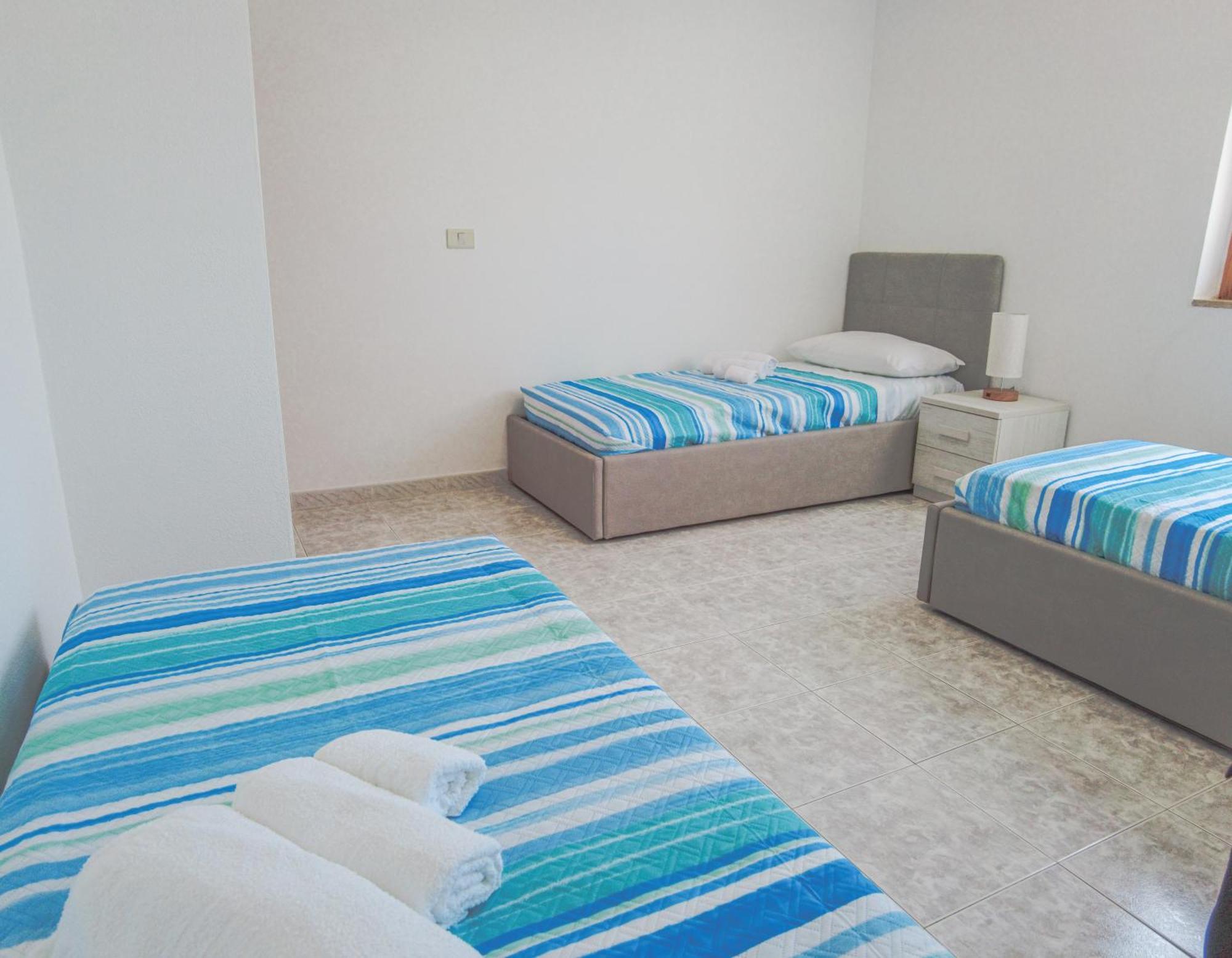 Budget Beds Альгеро Экстерьер фото