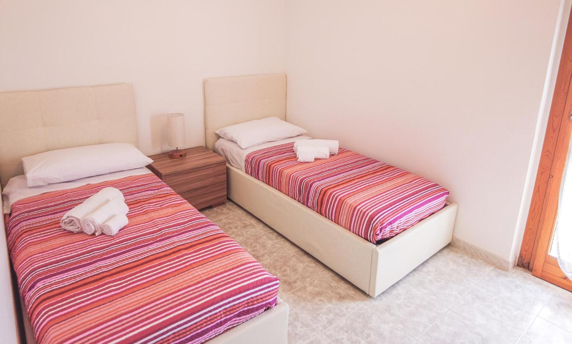 Budget Beds Альгеро Экстерьер фото